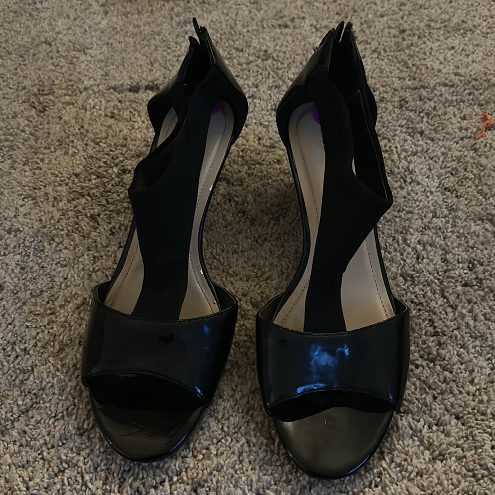 Ellen Tracy sling backs